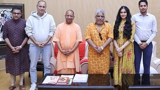 यूपी के मुख्यमंत्री योगी आदित्यनाथ ने लखनऊ में केरल स्टोरी टीम के साथ मुलाकात की