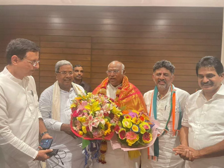 मल्लिकार्जुन खरगे कर्नाटक में कांग्रेस विधायक दल के नेता का करेंगे नाम तय