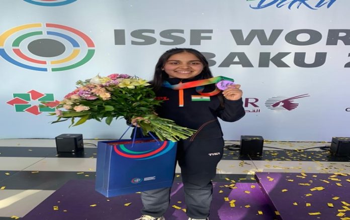 भारतीय निशानेबाज हृदय हजारिका और नैंसी मंदोत्रा ने आईएसएसएफ विश्व कप में जीता रजत पदक
