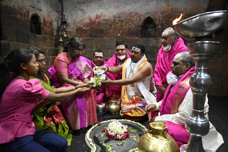 आज देवघर में बाबा बैद्यनाथ धाम मंदिर में पूजा अर्चना की राष्ट्रपति द्रौपदी मुर्मु