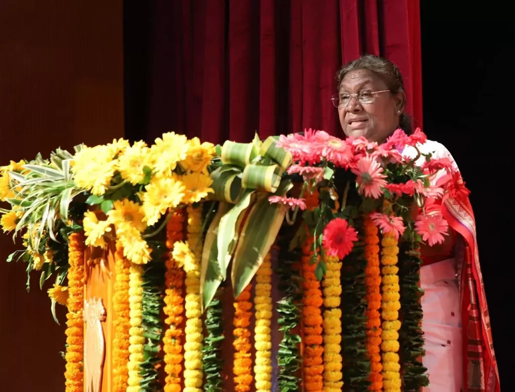 भारत के राष्ट्रपति महाराजा श्रीराम चंद्र भांजा देव विश्वविद्यालय के 12वें दीक्षांत समारोह में शामिल हुई