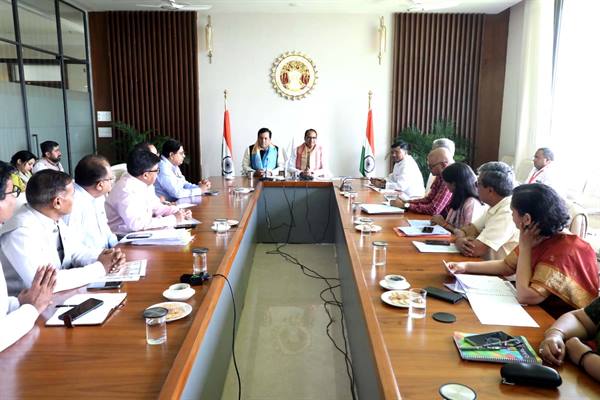 अंतरराष्ट्रीय योग दिवस पर नगर निगम के 50 जगहों और ऐतिहासिक तथा पर्यटन स्थल पर एक साथ योग के कार्यक्रम होंगे