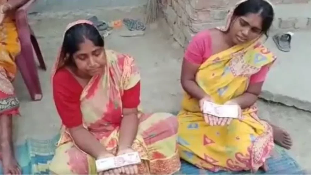 ममता बनर्जी के मंत्री ने 2000 के नोट में दी आर्थिक मदद, भाजपा ने खड़े किए कई सवाल