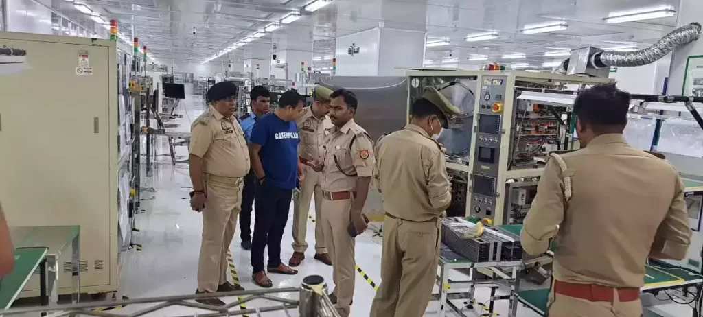 मोबाइल का कैमरा बनाने वाली फैक्ट्री में हुआ ब्लास्ट, दो श्रमिक घायल