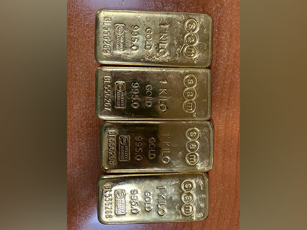 डीआरआई ने मुंबई हवाई अड्डे पर लगभग 6.2 करोड़ रुपये मूल्य का 10 किग्रा सोना जब्त किया, 2 गिरफ्तार