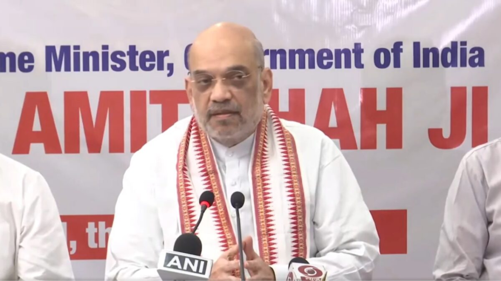 पड़ोसी देशों से आने वाले लोगों के बायोमेट्रिक और आई इम्प्रेशन लेने का काम भी किया जा रहा है: अमित शाह