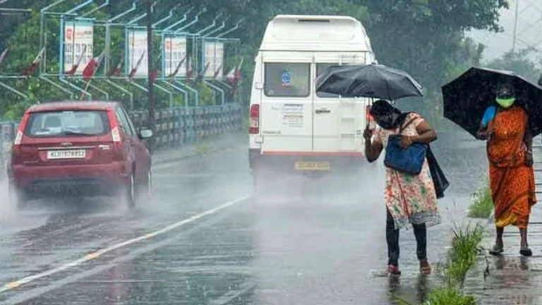 मौसम विभाग -चक्रवात बिपरजॉय के कारण केरल में भारी वर्षा और तेज हवाएं चल रही हैं
