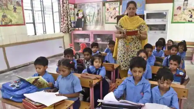 बिहार के सरकारी स्कूलों में अब पढ़ा सकेंगे देश भर के शिक्षक, सरकार ने डोमिसाइल नियमों को हटाया
