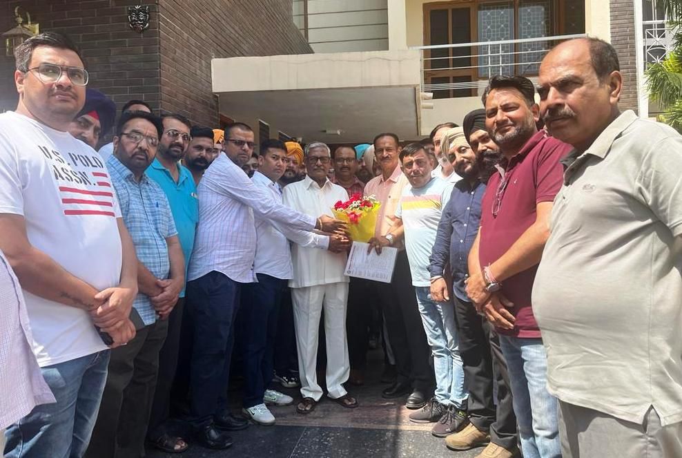 उज्जैन में बाबा महाकाल की भस्म आरती में शामिल हुए कर्नाटक के उप मुख्यमंत्री डीके शिवकुमार और जीतू पटवारी