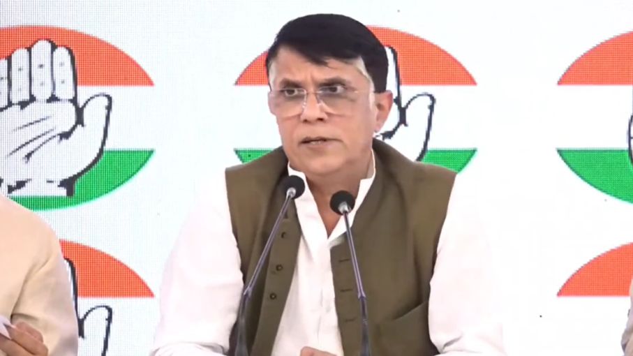 “स्पष्ट रूप से और स्पष्ट रूप से हम केंद्रीय रेल मंत्री अश्विनी वैष्णव के इस्तीफे की मांग करते हैं. इससे कम कुछ नहीं है”:पवन खेड़ा