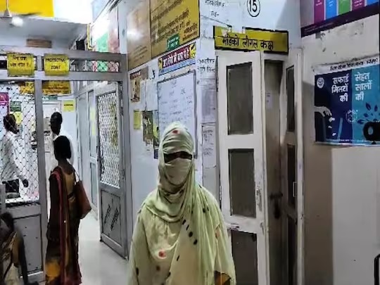 यूपी के फतेहपुर में लड़की से रेप के बाद हैवानों ने पिलाया पेशाब