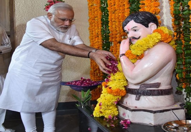 प्रधानमंत्री ने स्वतंत्रता सेनानी चंद्रशेखर आज़ाद को उनकी जयंती परअर्पित की श्रद्धांजलि