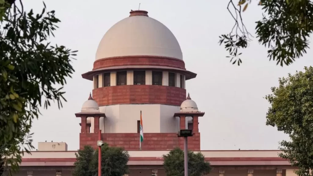 सुप्रीम कोर्ट ने दिल्ली सरकार को लगाई फटकार, 3 साल में विज्ञापन के लिए खर्च किए गए बजट का मांगा हिसाब