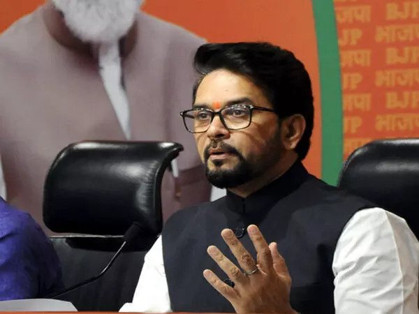 मणिपुर गए विपक्षी नेता राजनीतिक पर्यटक हैं, राजस्थान, बिहार और बंगाल में महिलाओं पर अत्याचार पर उनके मुंह सिले हुए हैं: अनुराग ठाकुर