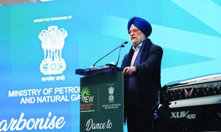 20 प्रतिशत इथेनॉल मिश्रित पेट्रोल- ई20, वर्ष 2025 तक पूरे देश में उपलब्ध होगा: पेट्रोलियम और प्राकृतिक गैस मंत्री हरदीप सिंह पुरी