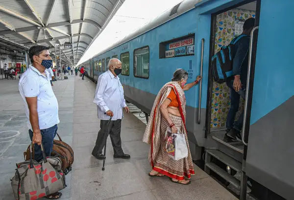 भारतीय रेलवे ने यात्रियों की सुविधा के लिए स्टेशनों के साथ उनसे संपर्क वाले स्थानों की, की मैपिंग