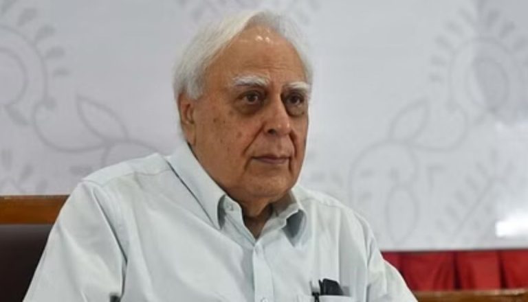 मणिपुर हिंसा पर कपिल सिब्बल ने केंद्र सरकार को दिया सुझाव, कहा- मुख्यमंत्री को बर्खास्त कर राष्ट्रपति शासन लगाना ही एकमात्र रास्ता