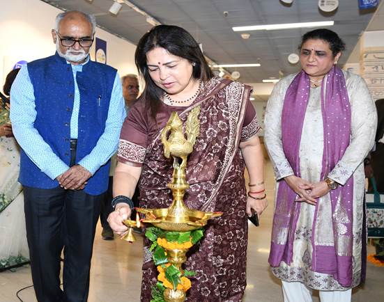 भारतीय मार्ग ही आगे बढ़ने का मार्ग है और वह मार्ग है ‘वसुधैव कुटुंबकम’ – मीनाक्षी लेखी