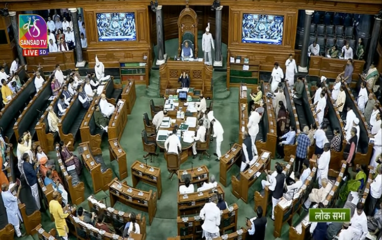 कांग्रेस ने लोकसभा में एनडीए सरकार के खिलाफ अविश्वास प्रस्ताव किया पेश ,लोकसभा अध्यक्ष ने स्वीकारा प्रस्ताव
