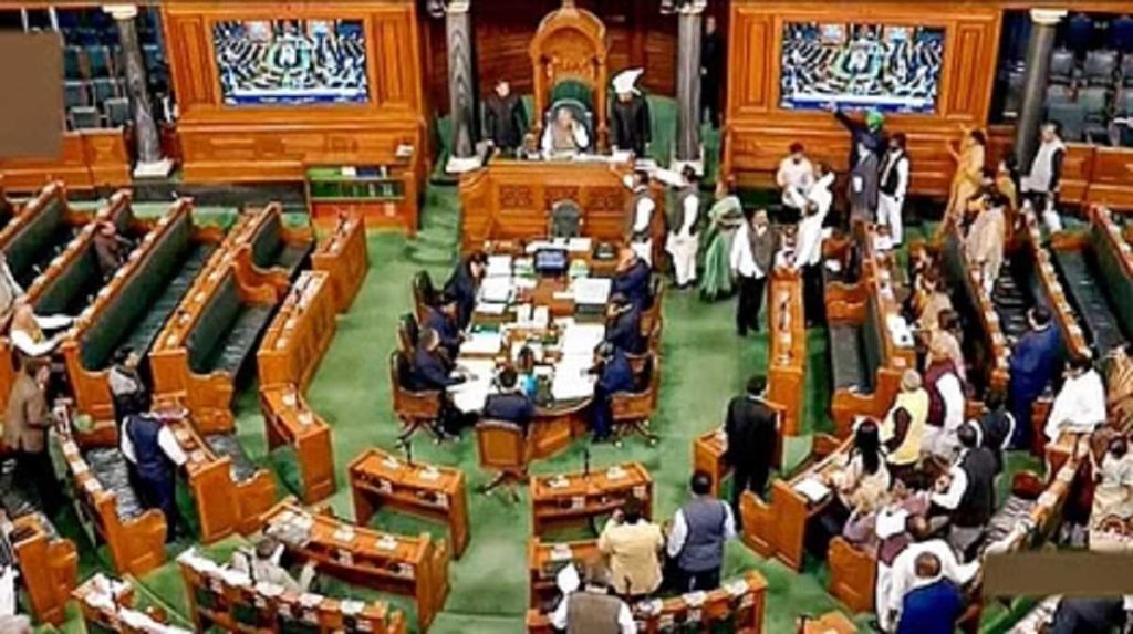 मणिपुर मुद्दे को लेकर संसद के दोनों सदनों की कार्यवाही दो बजे तक के लिए की गई स्थगित