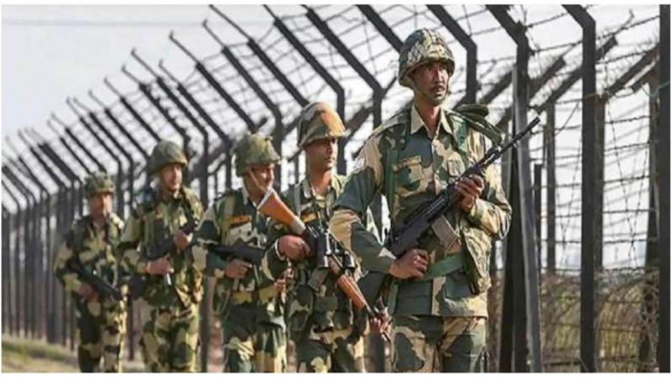 बीएसएफ ने पंजाब में पकड़े एक पाकिस्तानी नागरिक को किया पाक रेंजर्स के हवाले