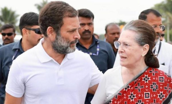 राहुल गांधी और सोनिया गांधी भोपाल से दिल्ली के लिए हुए रवाना