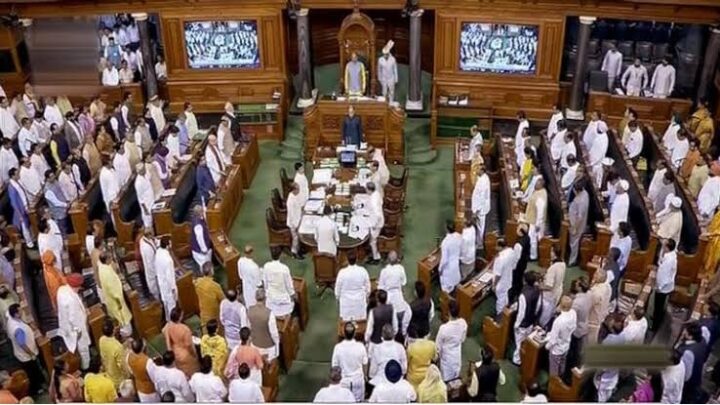 संसद के दोनों सदनों में मणिपुर हिंसा को लेकर कार्यवाही स्थगित