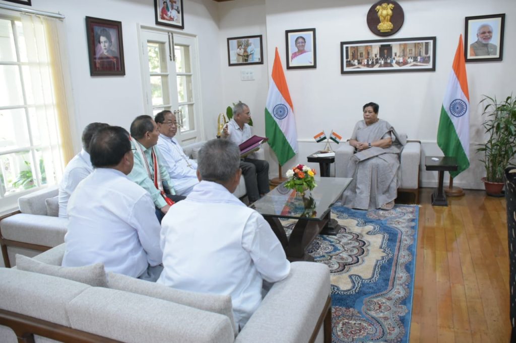 आज राज्यपाल मणिपुर अनुसुईया उइके इंटरफेथ फोरम फॉर पीस मणिपुर के सदस्यों ने की मुलाकात
