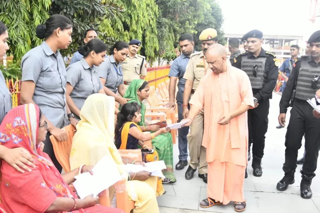 “किसी के भी साथ अन्याय नहीं होने देने और हर व्यक्ति के जीवन में खुशहाली लाने को संकल्पित है” : योगी आदित्यनाथ