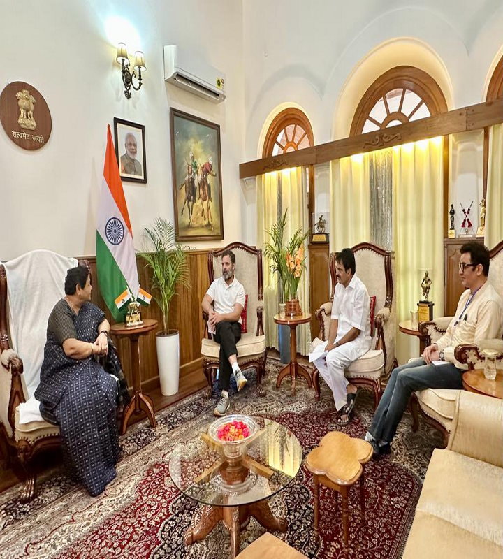 राज्यपाल अनुसुइया उइके से डॉ. विनीत जोशी और कुलदीप सिंह ने की मुलाकात , कानून व्यवस्था की नवीनतम स्थिति से कराया अवगत