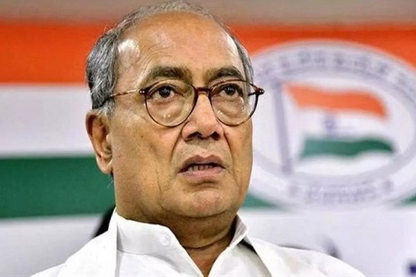 वरिष्ठ नेता दिग्विजय सिंह की मुश्किलें बढ़ी, आर एस एस की छवि धूमिल करने के आरोप में एफआईआर