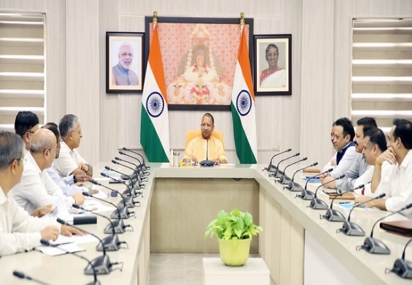 प्रधानमंत्री के मार्गदर्शन में यूपी में जलमार्ग परिवहन का तेजी से विस्तार हो रहा : योगी आदित्यनाथ