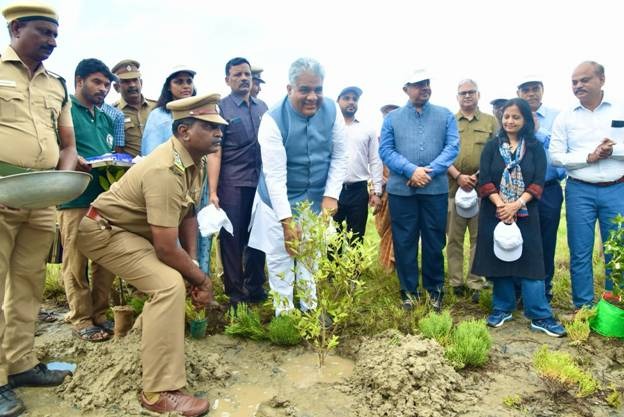 भूपेन्द्र यादव ने प्रधानमंत्री द्वारा परिकल्पित मिष्टी योजना के भाग के रूप में तमिलनाडु के चेंगलपट्टू में मैंग्रोव वृक्षारोपण अभियान का किया नेतृत्व
