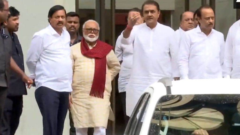 शरद पवार से मिलने पहुँचे अजीत पवार, प्रफुल्ल पटेल व छगन भुजबल समेत कई नेता रहे मौजूद