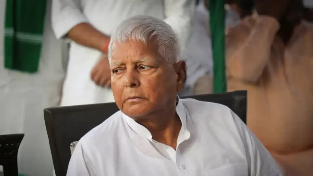 बीजेपी के लोग जिसे भ्रष्ट कहते थे, उसी को महाराष्ट्र में मंत्री बनाया- लालू यादव