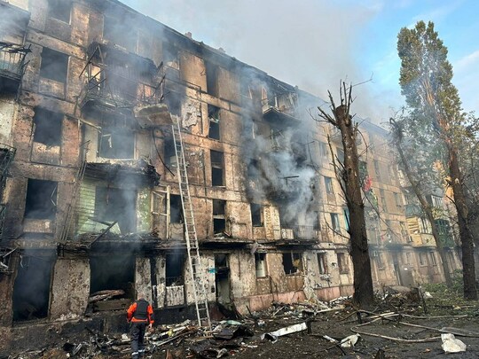 रूस ने एक बार फिर यूक्रेन पर बोला हमला, मिसाइल ने कई बिल्डिंग किए तबाह, 30 से ज्यादा घायल