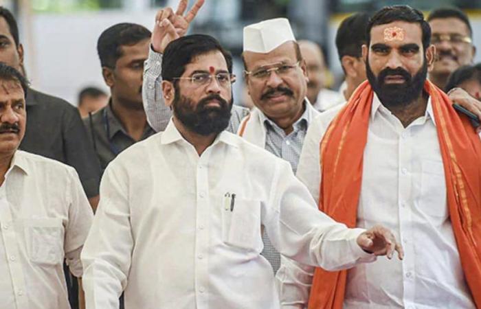 आपस में मंत्री पद के लिए भिड़े शिंदे सरकार के दो विधायक, सरकारी दौरा छोड़ विवाद सुलझाने पहुंचे सीएम