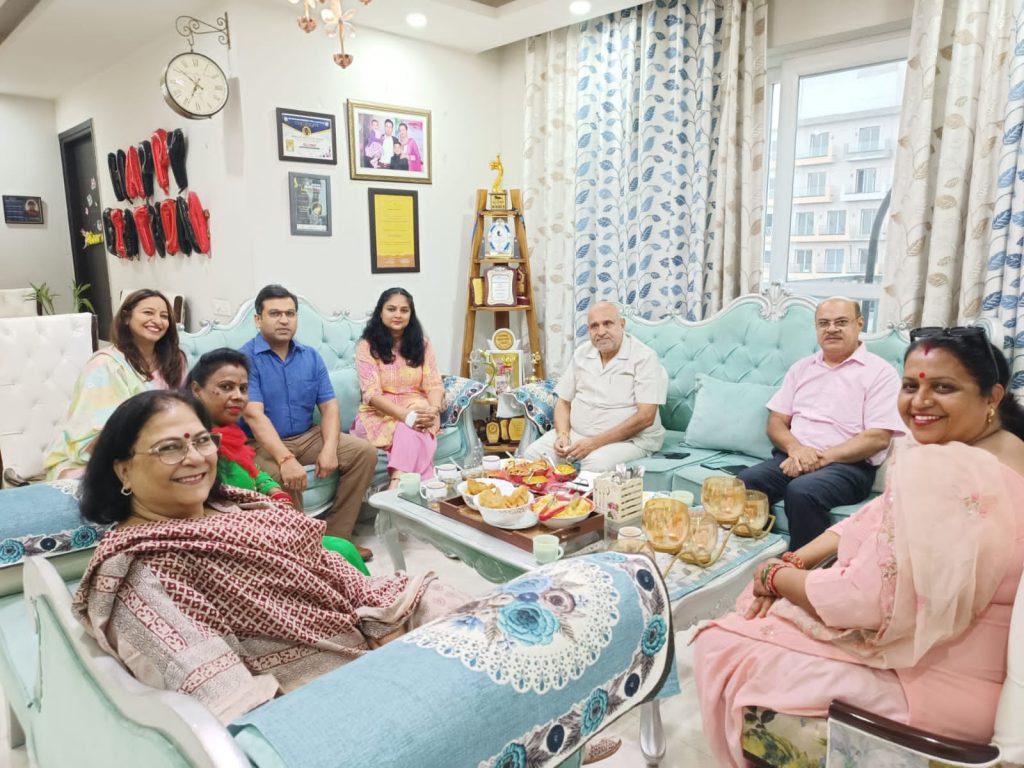 भाजपा महिला मोर्चा की अध्यक्ष मिली गर्ग से भाजपा के वरिष्ठ नेता व भारतीय रेड क्रॉस सोसाइटी के उप प्रधान अविनाश राय खन्ना ने की मुलाकात
