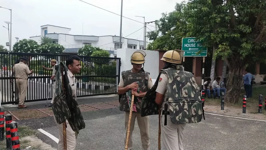 नूंह में एक बार फिर से बंद की गई इंटरनेट सेवा, 28 को फिर से निकाली जा रही बृजमंडल यात्रा