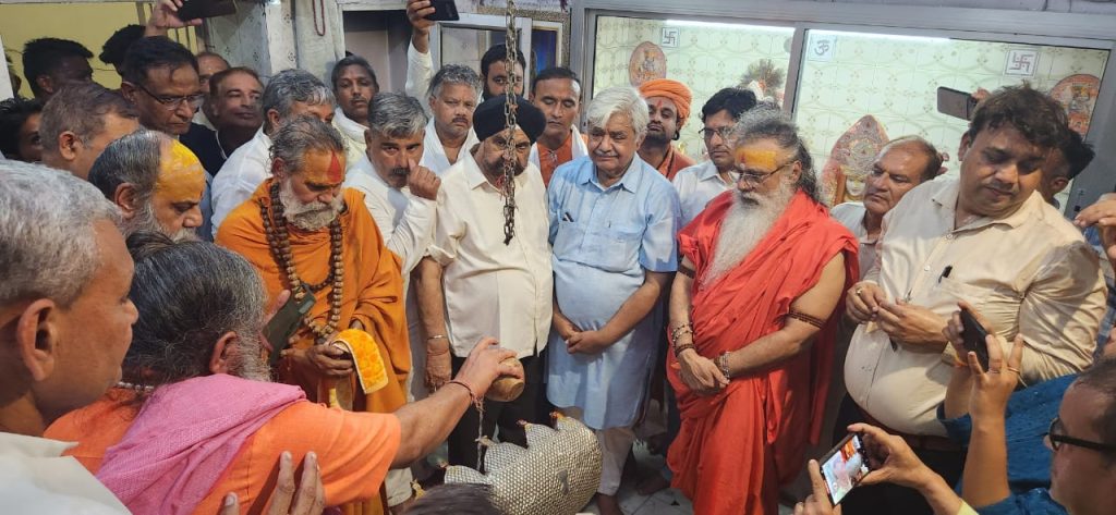 सर्वजातीय हिंदू महापंचायत व पूज्य संतों की अगुवाई में विश्व शांति, कल्याण व बंधुत्व की कामना के साथ संपन्न हुई ब्रजमंडल चलाभिषेक यात्रा