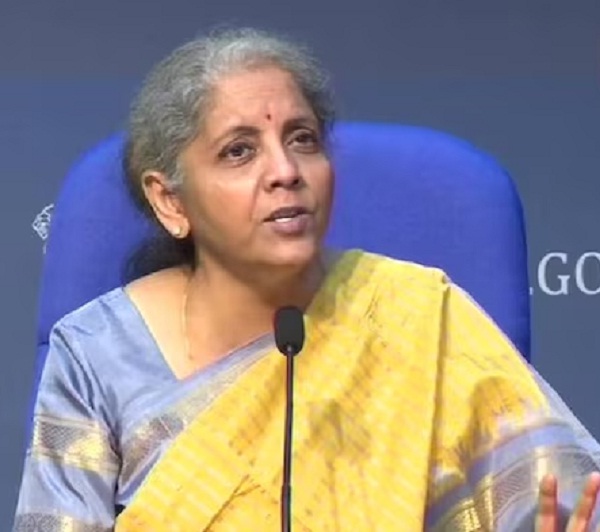 पीएमजेडीवाई की अगुवाई में डिजिटल बदलाव से वित्तीय समावेशन में आयी क्रांति: निर्मला सीतारमण