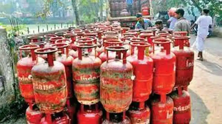 रक्षा बंधन के मौके पर बहनों को पीएम नरेंद्र मोदी का तोहफा, एलपीजी सिलेंडर से लेकर इन चीजों में भारी छुट