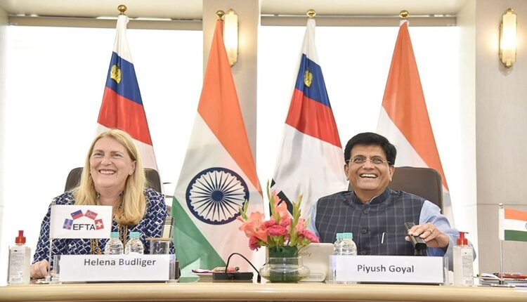 एसईसीओ की विदेश सचिव हेलेना बडलिगर और भारत के वाणिज्य एवं उद्योग मंत्री पीयूष गोयल के बीच नयी दिल्ली में हुई बैठक
