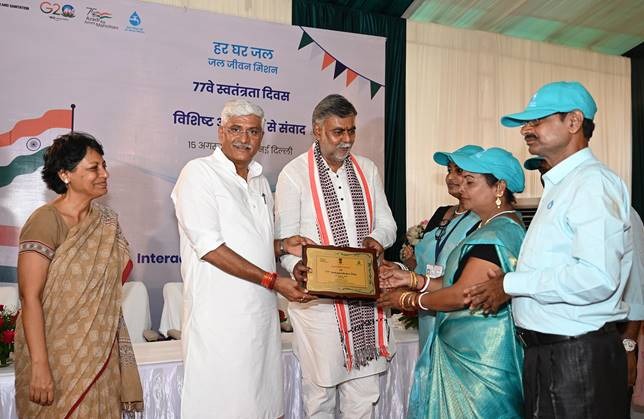 हर घर शुद्ध पेयजल की आपूर्ति के लिए हमने जल जीवन मिशन के तहत दो लाख करोड़ रुपये खर्च किए हैं: प्रधानमंत्री