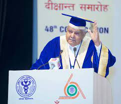 एम्स द्वारा स्थापित उच्च मानक दूसरों के लिए अनुकरणीय हैं- उपराष्ट्रपति