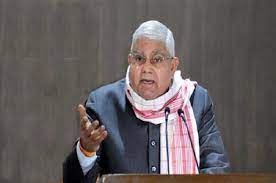 माता-पिता को अपने बच्चों से बहुत अधिक अपेक्षा नहीं करनी चाहिए, उन्हें अपनी पसंद का करियर चुनने दें : उपराष्ट्रपति