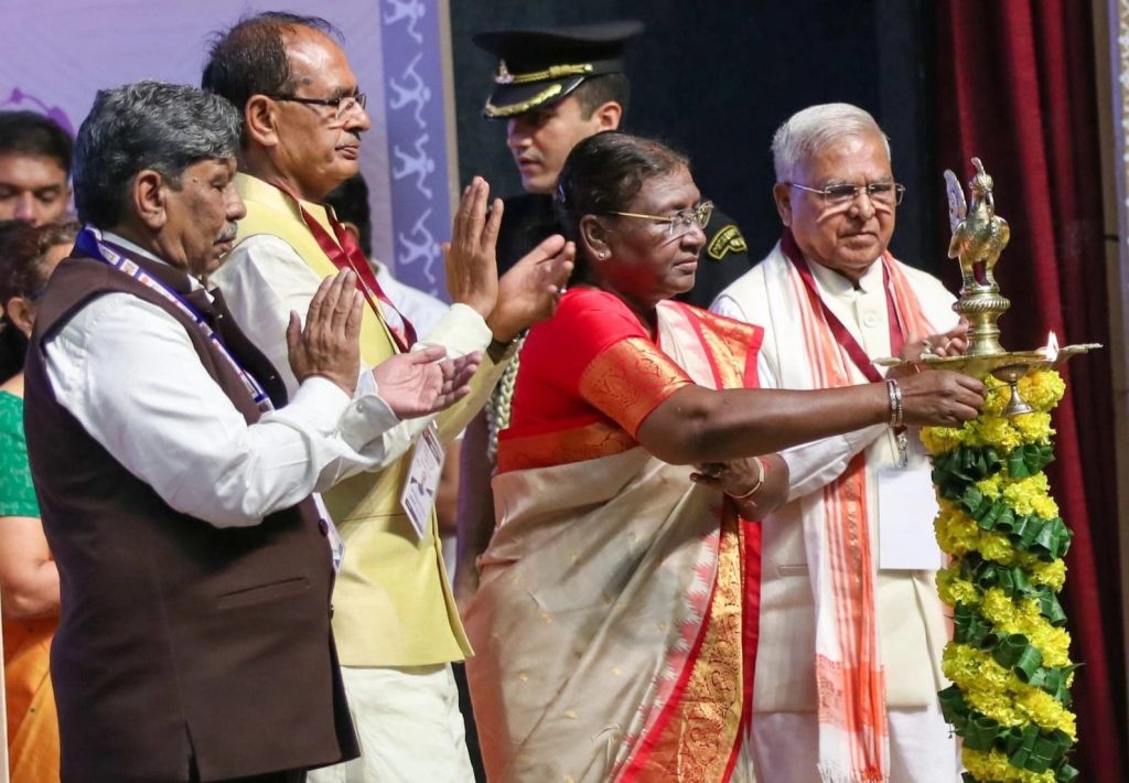 भारत की राष्ट्रपति ने भोपाल में ‘उन्मेष’ और ‘उत्कर्ष’ उत्सवों का किया उद्घाटन