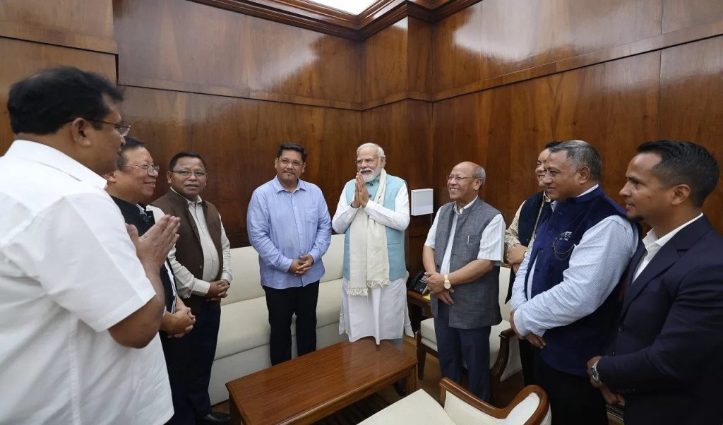 मेघालय के मुख्यमंत्री, राज्य विधानसभा अध्यक्ष और मेघालय सरकार के मंत्रियों ने प्रधानमंत्री से की मुलाकात