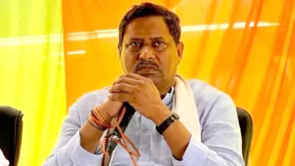 भाजपा पूर्व केन्द्रीय मंत्री रामशंकर कठेरिया की दो साल की सजा निलंबित