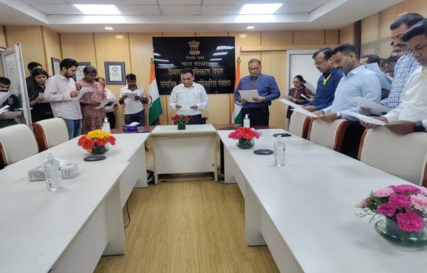 डीईपीडब्ल्यूडी में शपथ के साथ मनाया गया सद्भावना दिवस